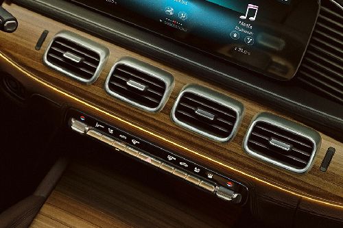 Front AC Controls of Mercedes Benz GLE-Class