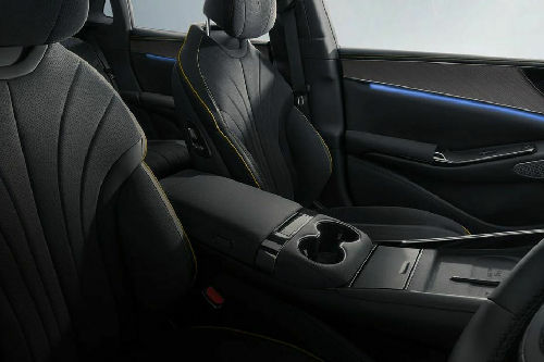 Z9 GT Front Cup Holder