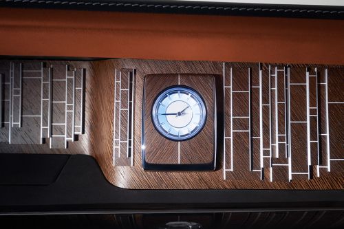 clock in Rolls Royce Phantom