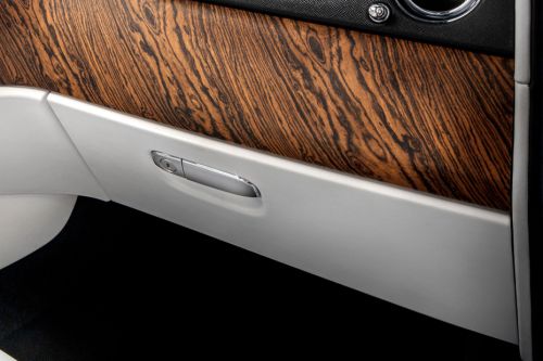 Rolls Royce Cullinan Glove Box