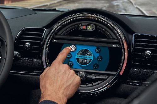Clubman touch screen