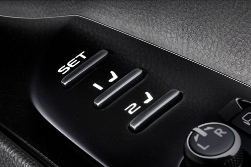 Toyota Camry Drivers Side In Side Door Controls