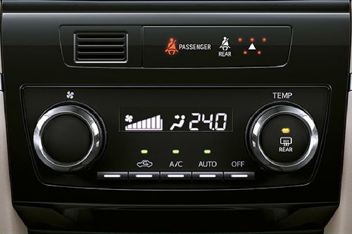 Front AC Controls of Toyota Rush