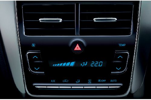 Front AC Controls of Toyota Yaris