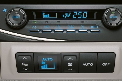 Front AC Controls of Toyota Innova