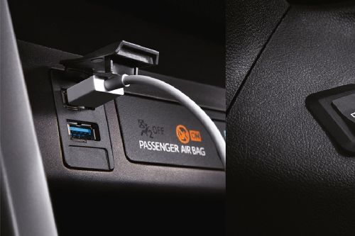 Power Accessories Outlet View of Toyota Innova