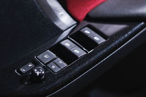 Toyota Fortuner Drivers Side In Side Door Controls