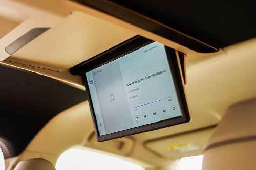 Rear Seat Entertainment of Toyota Alphard
