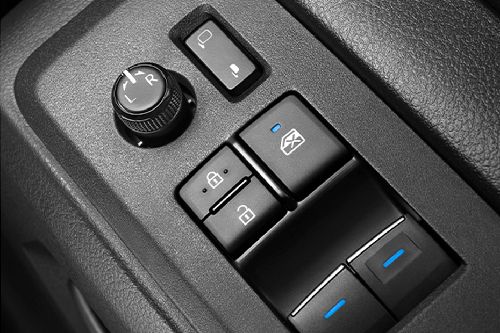 Center Controls of Toyota Hiace SLWB