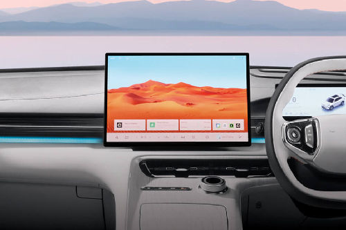 e.MAS 7 PHEV touch screen