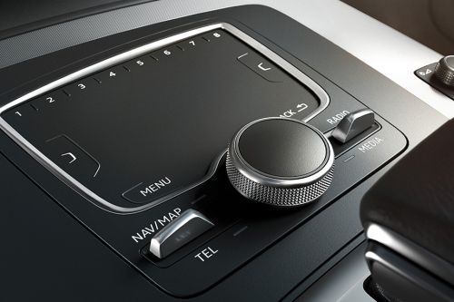 Center Controls of Audi Q5