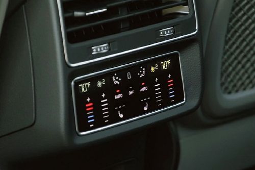 Side AC Controls of Audi Q8