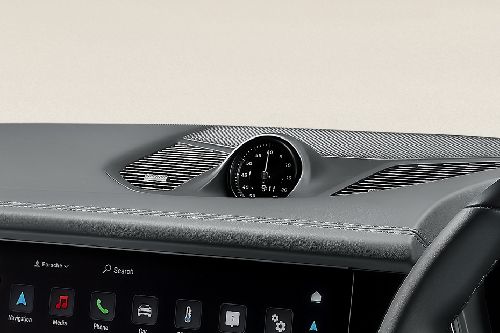 clock in Porsche Cayenne