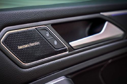 Speakers View of Volkswagen Tiguan Allspace Elegance