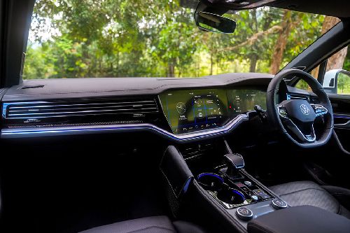Dashboard View of Touareg R-Line