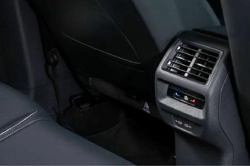 Tayron Rear AC Controls