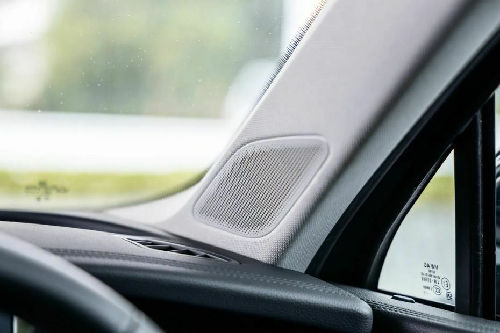 Speakers View of Volkswagen Tayron