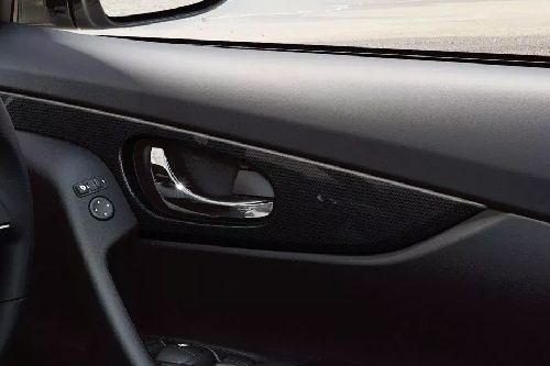 door handle interior of Nissan X-Trail