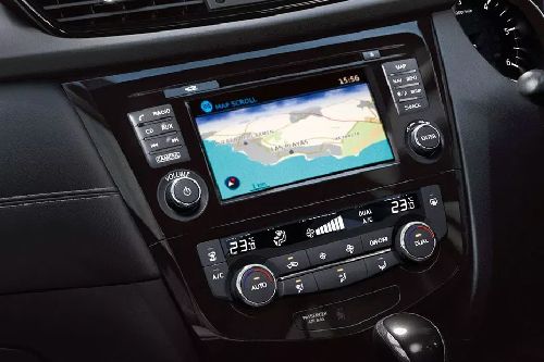 Front AC Controls of Nissan X-Trail