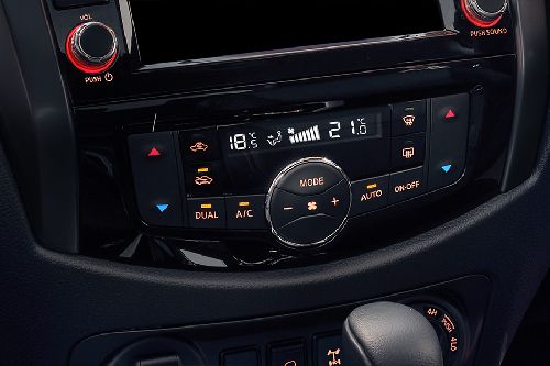 Front AC Controls of Nissan Navara