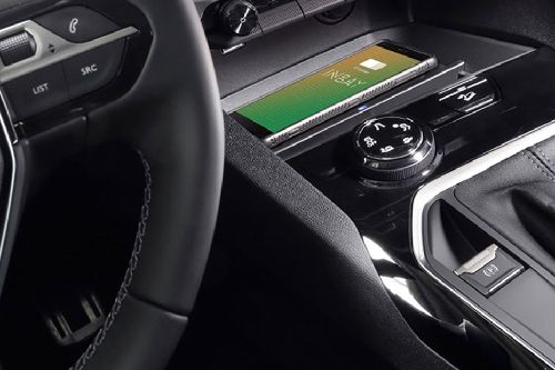 Center Controls of Peugeot 3008