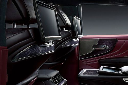 Rear Seat Entertainment of Lexus LS