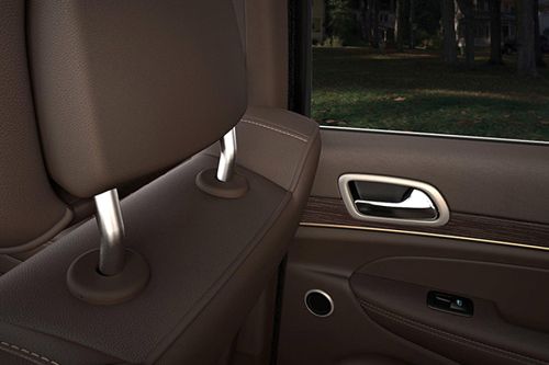 door handle interior of Jeep Grand Cherokee