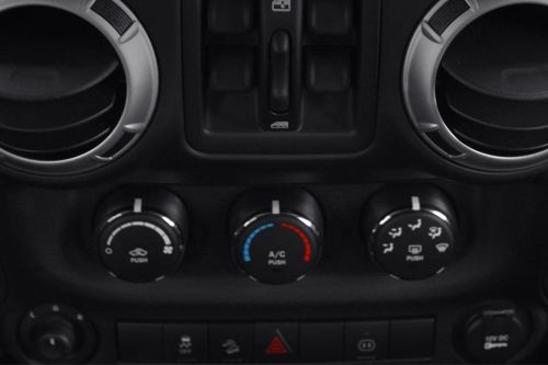 Front AC Controls of Jeep Wrangler Unlimited