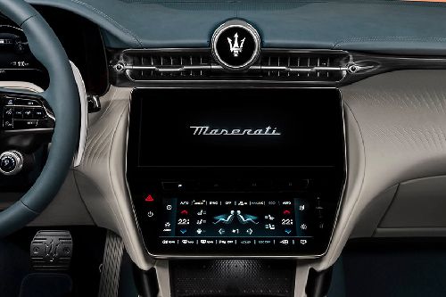 Front AC Controls of Maserati GranTurismo