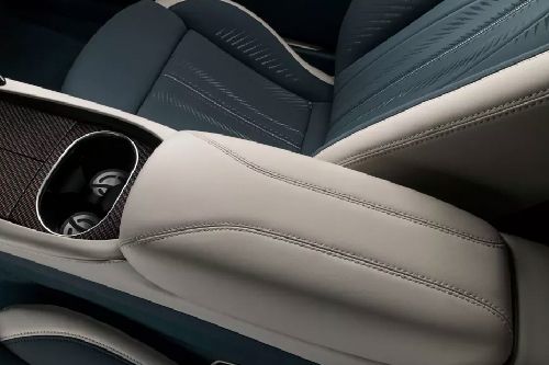 GranTurismo Front Center Divider