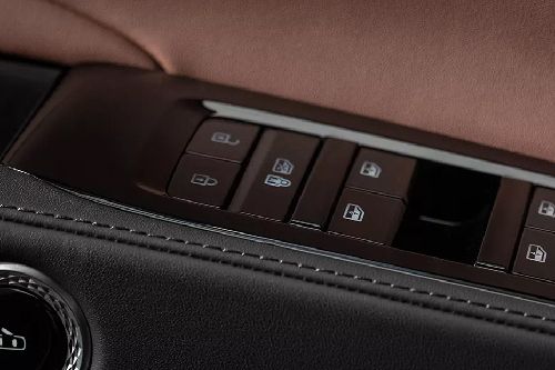 Maserati Grecale Drivers Side In Side Door Controls