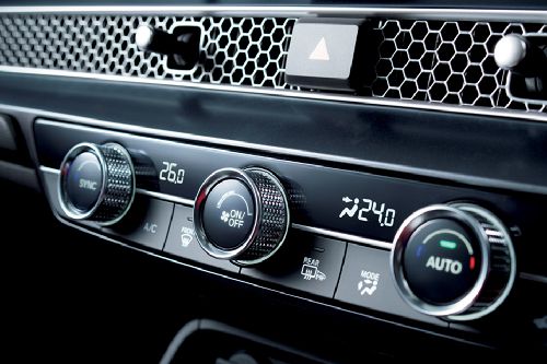 Front AC Controls of Honda Civic Type R