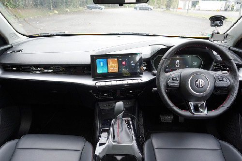 MG 5 Dashboard View