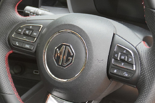 MG 5 Multi Function Steering
