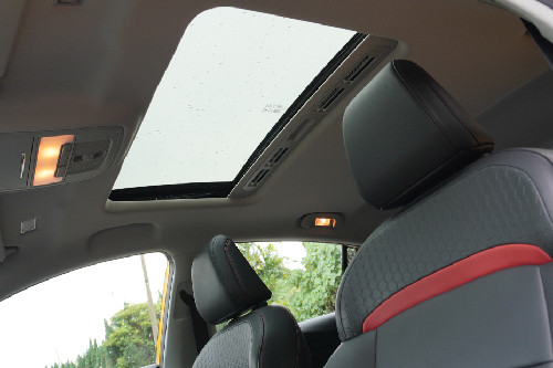 MG 5 Sunroof Moonroof