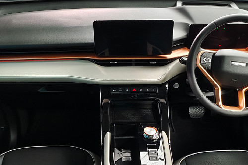 GWM Haval H6 HEV Center Console