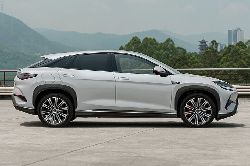 BYD Sealion 7 Drivers Sideview