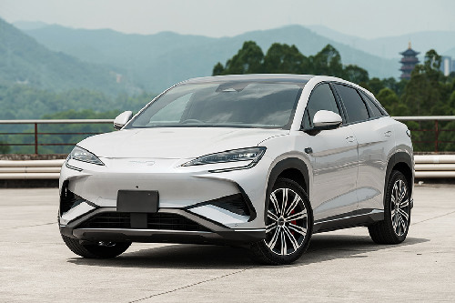 BYD Sealion 7 Front Angle Low View