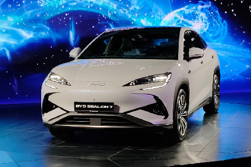 BYD Sealion 7 Front Medium View