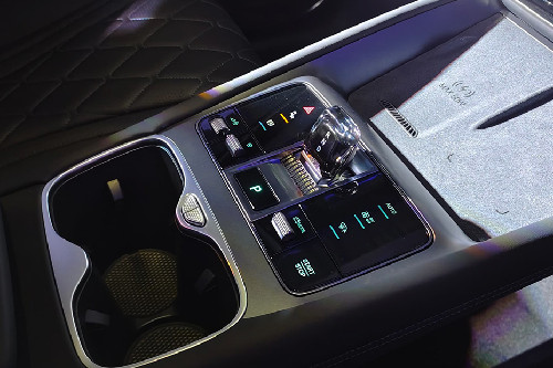 BYD Sealion 7 Gear Shifter