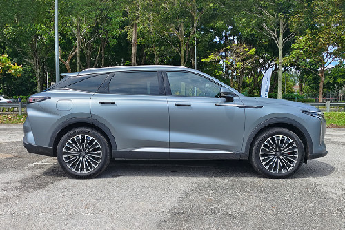 JAECOO Omoda C9 Drivers Sideview