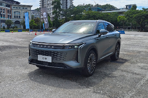 JAECOO Omoda C9 Front Angle Low View