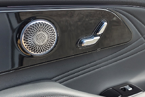 JAECOO Omoda C9 Speakers View