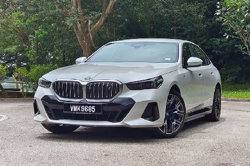 BMW i5 Front Angle Low View