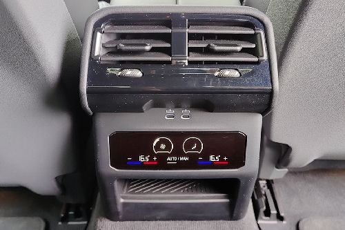 BMW i5 Rear Ac Controls