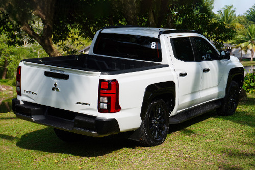 Mitsubishi Triton Rear Medium View