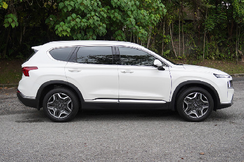 Hyundai Santa Fe Drivers Sideview