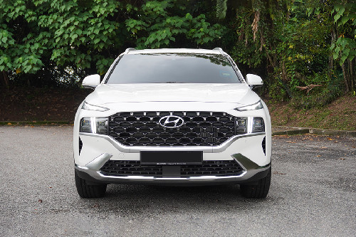 Hyundai Santa Fe Full Front View