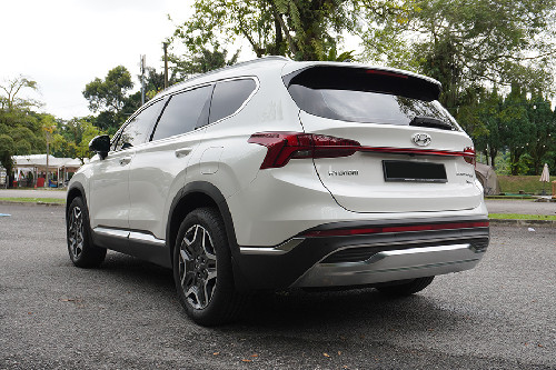 Hyundai Santa Fe Rear Angle View