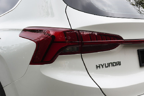 Hyundai Santa Fe Tail Light